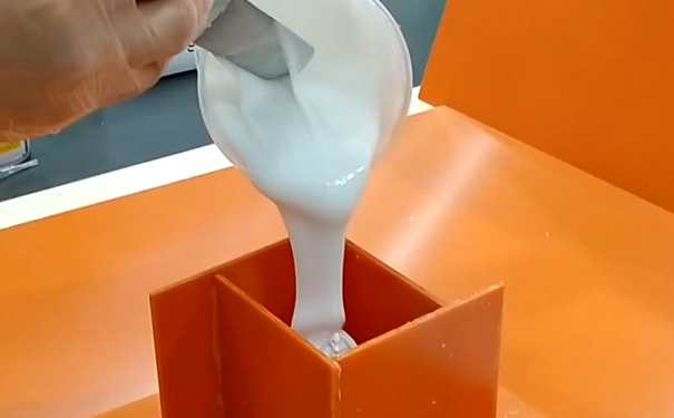 模具硅橡膠灌模時間是什么？